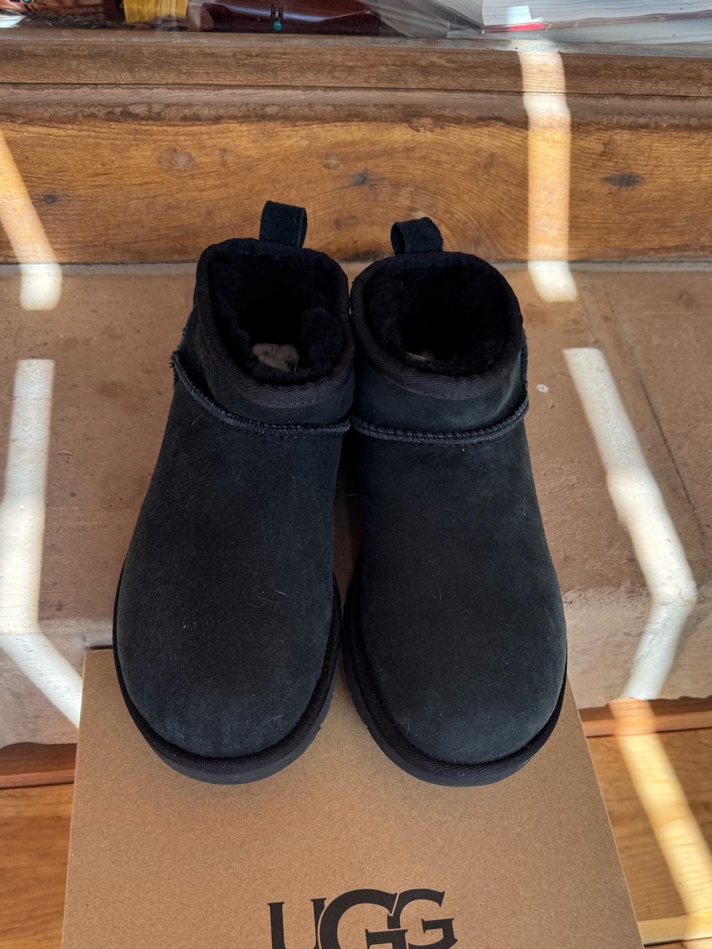 UGG woman Black Suede Cozy Ankle Boots